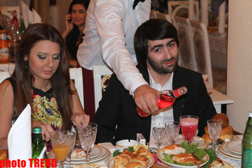 Emil Bədəlov ilin toyunu çaldırdı (FOTO)